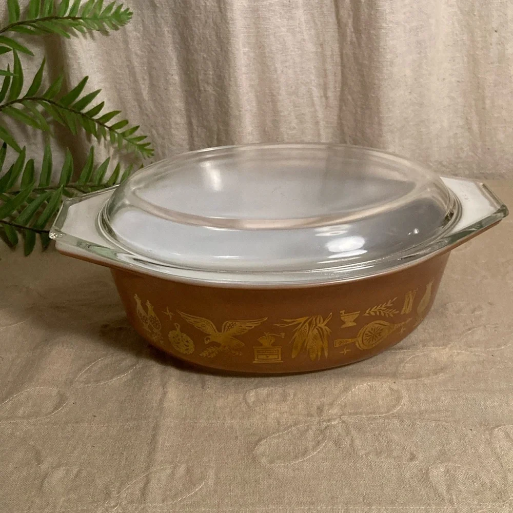Vintage Pyrex Early American 1 1/2 Quart Casserole With Lid - Picture 9 of 15